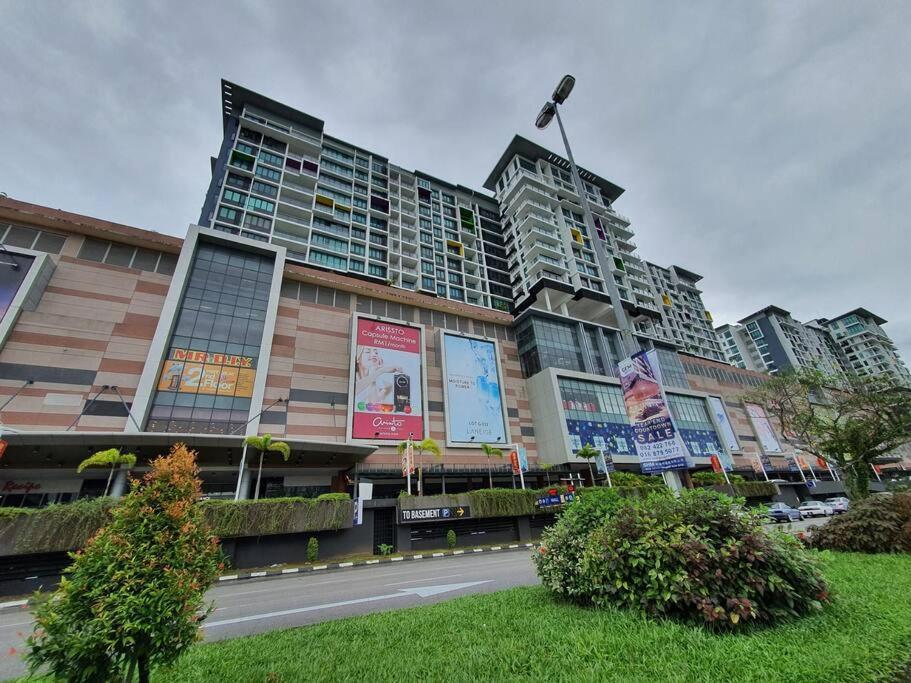Lovely Jazz 1 3Bedrooms With 2 Card Lv9 Kuching Luaran gambar